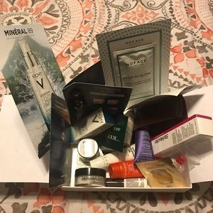 Make up samples 29 pieces